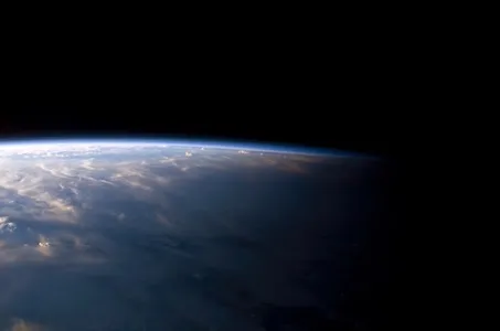 Earth terminator
